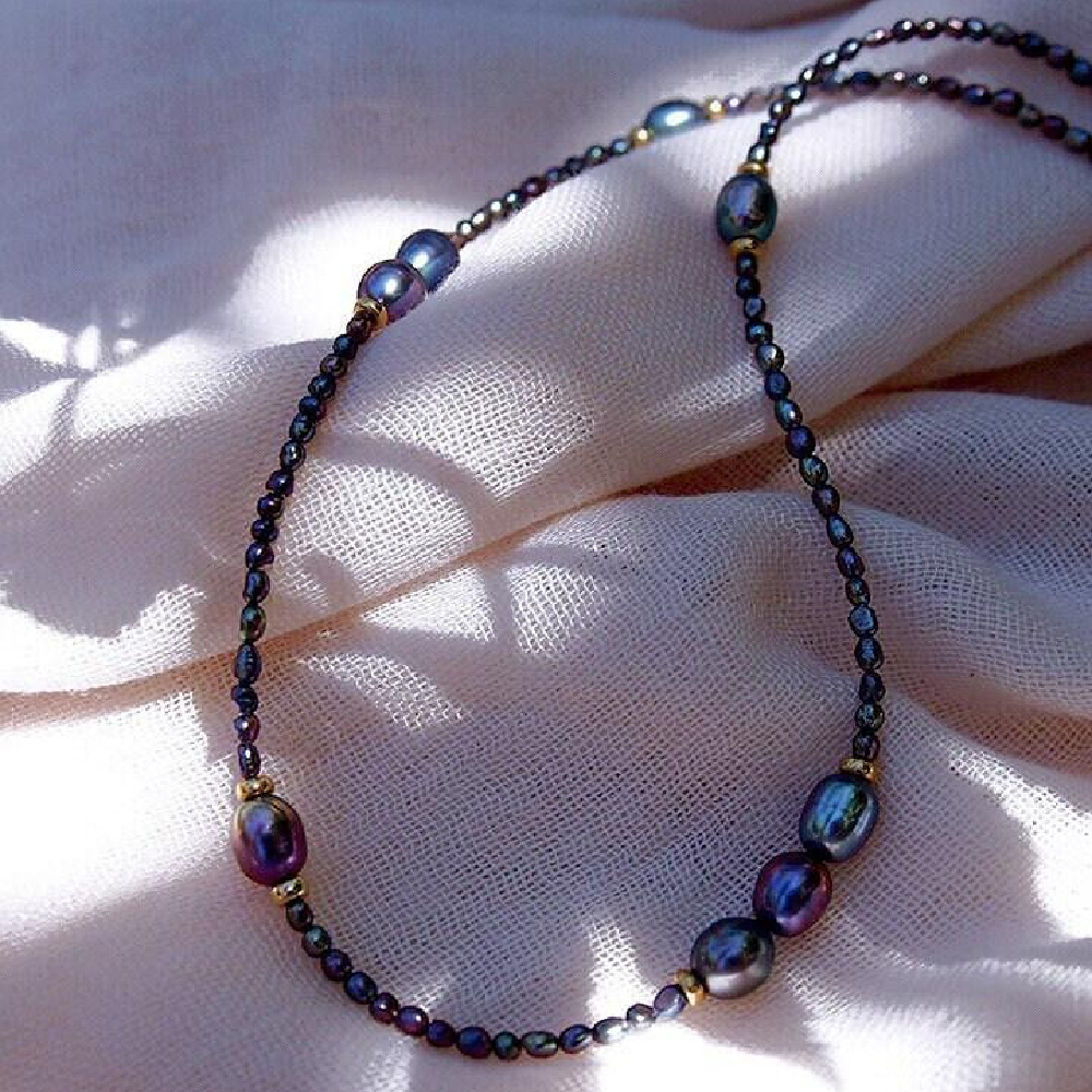 peacock-pearl-bead-necklace