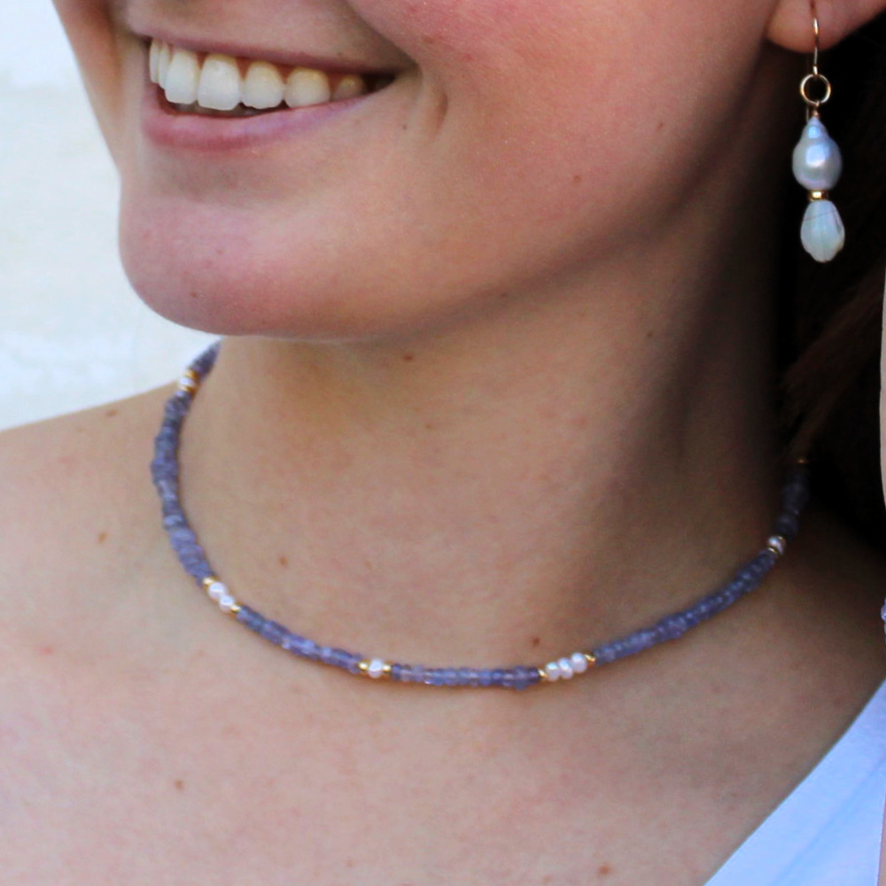 asymmetrical-tanzanite-and-gold-chain-necklace