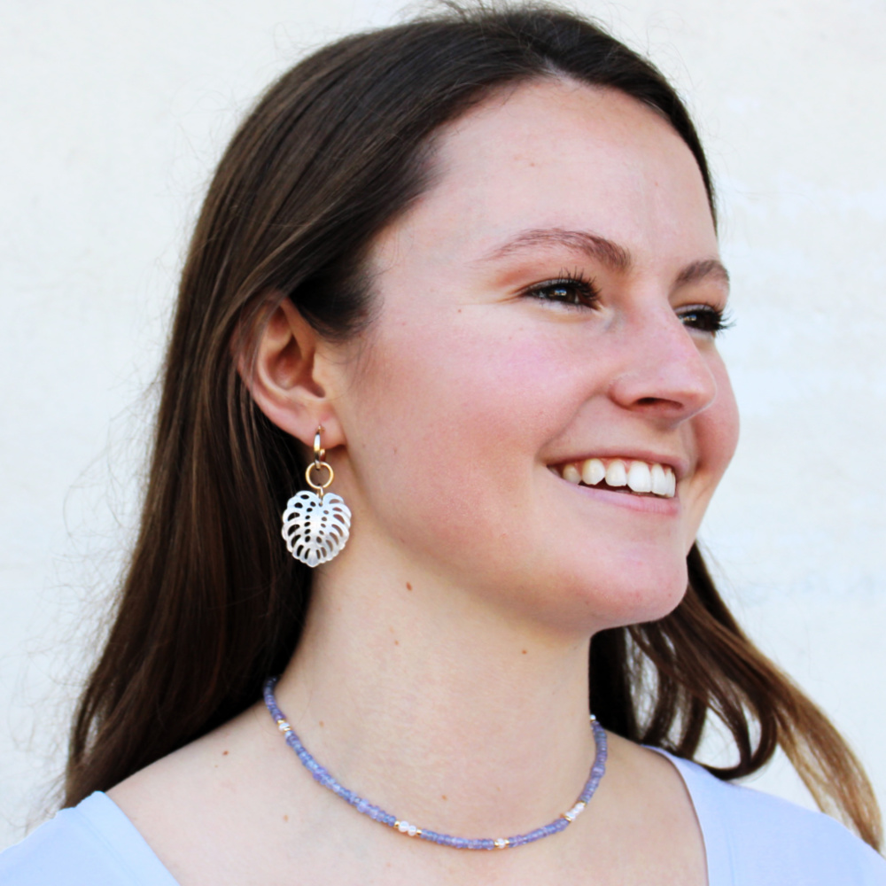 asymmetrical-tanzanite-and-gold-chain-necklace