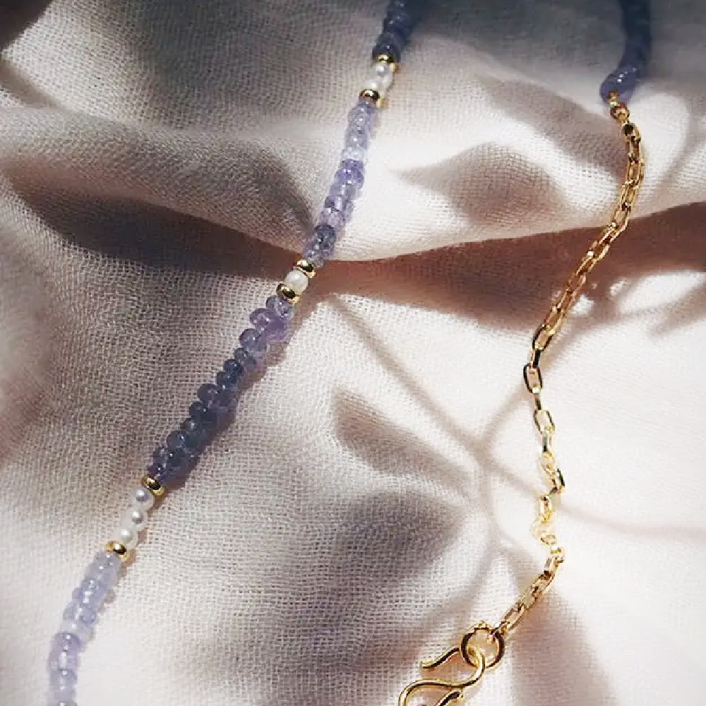 asymmetrical-tanzanite-and-gold-chain-necklace