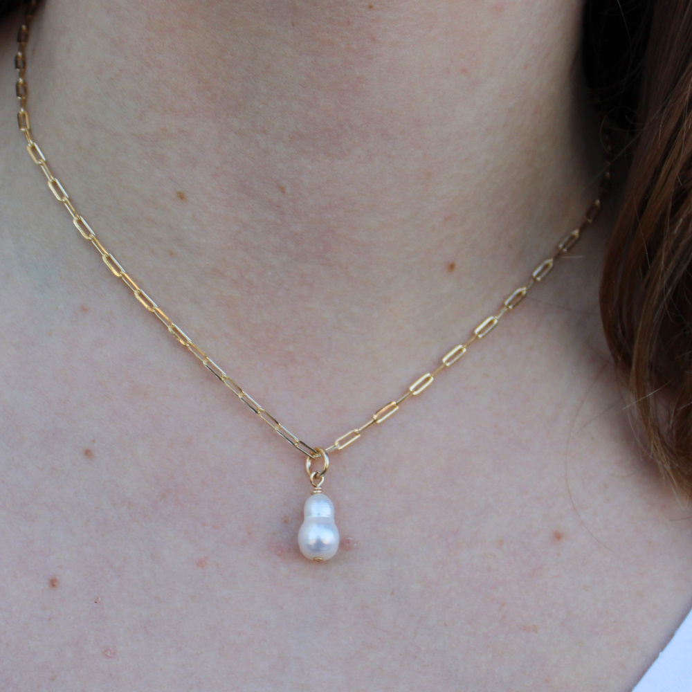 dainty-baroque-pearl-necklace