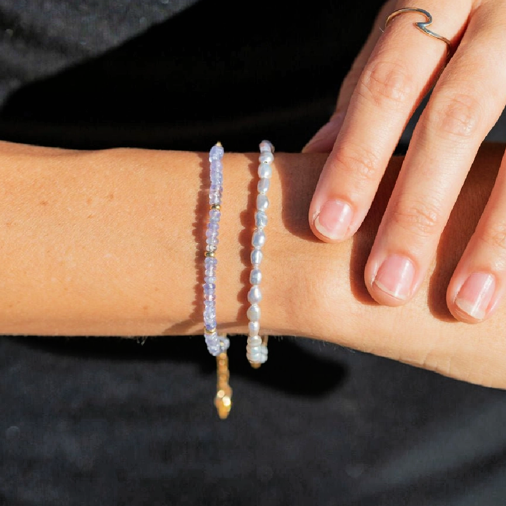 tanzanite-and-gold-chain-bracelet