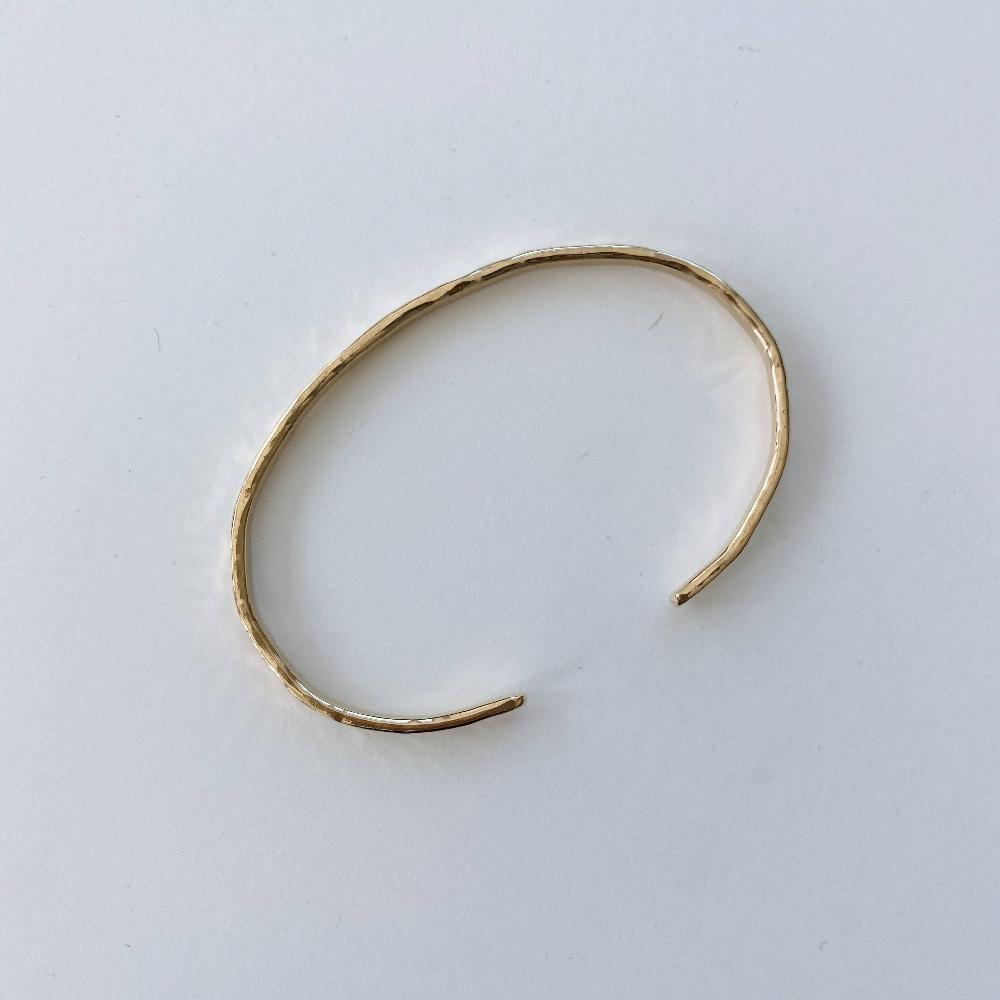 belen-hammered-bangle