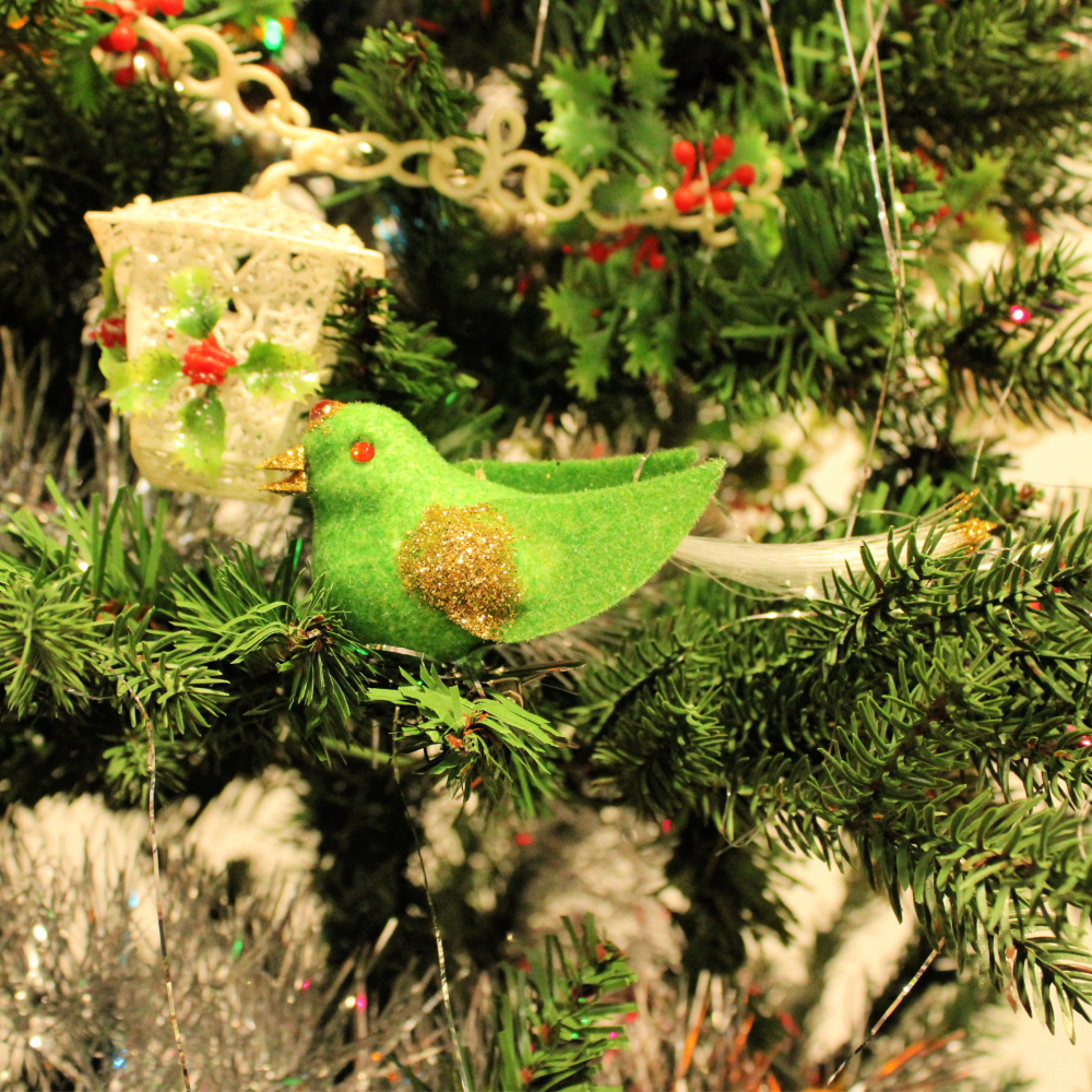 chipper-bird-clip-ornament