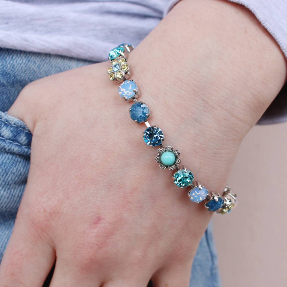 mariana-aqua-vista-medium-buttercup-bracelet