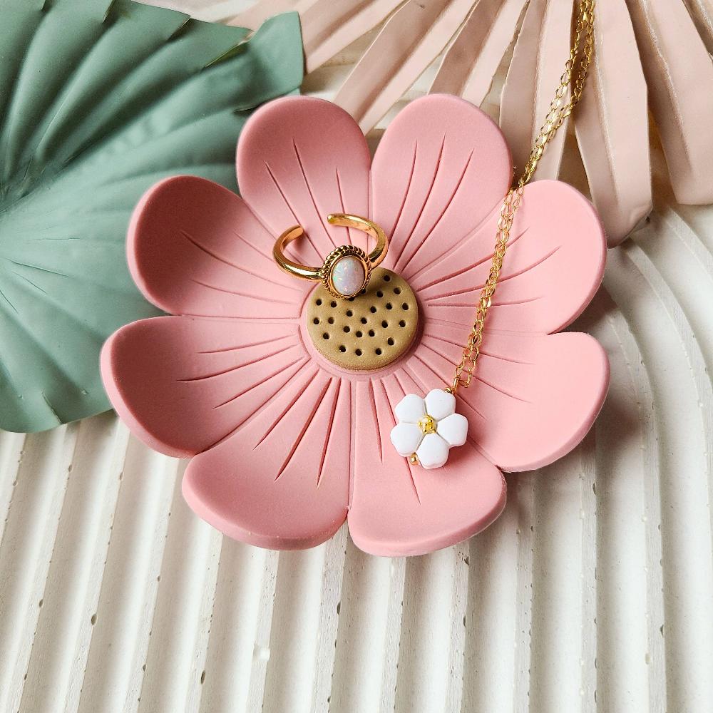 pink-petals-jewelry-and-trinket-dish