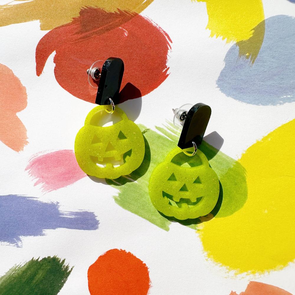 trick-or-treat-chartreuse-glow-earrings