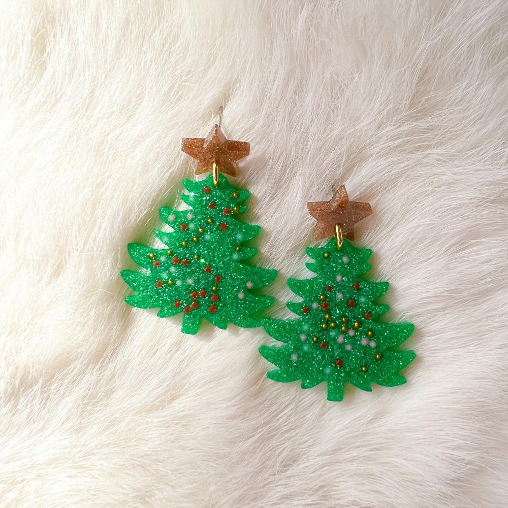 green-christmas-tree-earrings